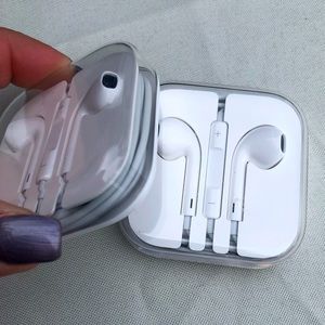 Apple EarPods (2)